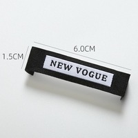 Etiquette personnalisée logo 3d Presse à repasser à chaud Etiquettes tissées en satin Dimension Care Neck Garment pour vêtements Robes de soirée