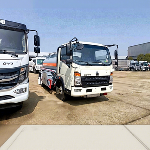 Vente directe d'usine - Camion-citerne HOWO 4X2 de 5000 litres pour un transport efficace de l'huile - Product Image 3