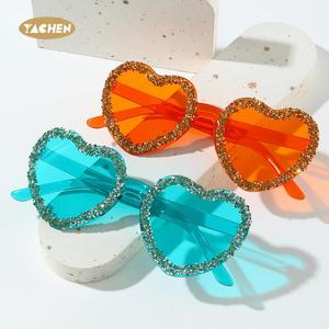 Yachen nouveauté lunettes de soleil en cristal étincelant en forme de coeur lunettes de fête pour femmes filles lunettes de fête - Product Image 1