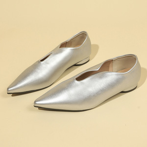 Large Size Pointed Toe Slip-on Women's Low Top Shoes Autumn Retro Temperament V Professional Small Leather Shoes 43 - Product Image 2
