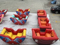 Jouet aquatique gonflable commercial en forme de crabe à bascule |   Bateau à bascule flottant pour parc aquatique, piscine, location et événements