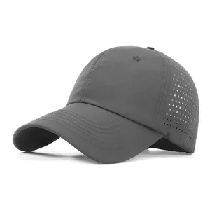 قبعات رياضية بيضاء للبيع بالجملة يمكنك وضع شعار فريقك عليه قبعات بيسبول شبكية نفوذة للهواء
