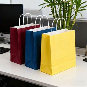 ถุงกระดาษคราฟท์สีน้ำตาลแบบพับได้ สำหรับส่งอาหาร รีไซเคิลได้ พร้อมหูหิ้ว  โลโก้ปรับแต่งได้ตามแนวทางนิเวศน์ - Product Image 4