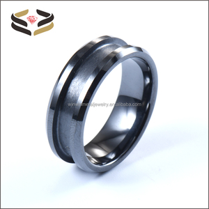Bagues de mariage en céramique tendance certifiées par un tiers, personnalisables en gros, avec incrustation vierge et bord biseauté noir pour femmes - Product Image 3