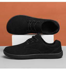 Chaussures en cuir pour hommes de grande taille avec une large surface pour le pied et sans pression sur les orteils. Chaussures de sport et décontractées pour hommes à bout large - Product Image 2