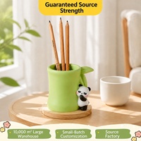 Porte-stylo en résine en forme de panda vert mignon, organisateur de bureau en forme d'animal et objet décoratif pour l'école, le bureau, la maison, les cadeaux