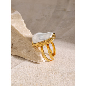 <span class=keywords><strong>Bague</strong></span> ouverte en acier inoxydable plaqué or 18 carats avec perle baroque, élégante, vintage, exquise, pour <span class=keywords><strong>femme</strong></span>, résistante à l'eau - Product Image 3