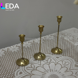 LEDA Ensemble de bougeoirs en métal dorés pour décoration de mariages, événements et fêtes, pour cheminée, manteau de cheminée et table à manger - Product Image 6