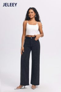 Vaqueros negros holgados y cómodos con pierna ancha, corte recto y grandes pedrerías con estampado llamativo para un look relajado - Product Image 5