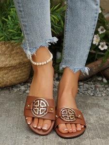Calzado Femenino Transfronterizo, Sandalias Modernas de Europa y América, Clásicas, Elegantes y Versátiles, de Color Sólido, Planas, de Cuero Sintético - Product Image 5