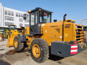 Chargeuse sur pneus d'occasion Chine Lonking LG833B LG833BG Mini chargeuse de 3 tonnes Bonne condition de fonctionnement Vente bon marché - Product Image 2