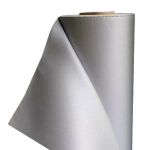 Fabrieksmatig geproduceerd, goedkoop, hoge sterkte, enkelzijdig siliconen gemembraniseerd glasvezel brandwerend doek, alkalievrij, snijbaar - Product Image 1