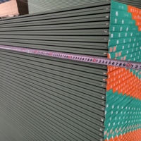 Nouveaux panneaux de revêtement mural et de cloison en fibres de plâtre insonorisants