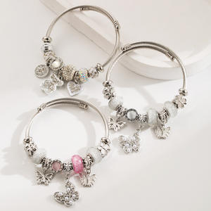 Bracciale in acciaio inox placcato oro per le donne regolabile con perline <span class=keywords><strong>orso</strong></span> amore ciondolo alla moda animale a forma di numero per le amiche - Product Image 1
