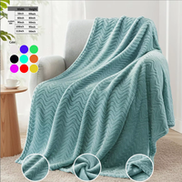 Couvertures Raschel Légères et Confortables 100% Polyester Personnalisables pour Toutes les Saisons Décoratives Idéales pour Cadeau Douces et Moelleuses à Texture Ondulée