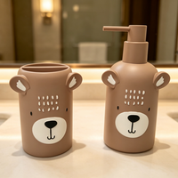 Ensemble de salle de bain fantaisie en résine pour enfants, motif ours mignon, deux pièces : distributeur de savon et porte-brosse à dents, décoration pour la salle de bain des enfants, distributeur de lotion