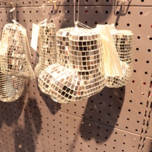 Luxurious Handmade Foam Shoe-Shaped Hanging Ornaments with <b>Mini</b> Mirror 100pcs <b>Christmas</b> <b>Tree</b> Decor - Product Image 1