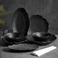 Design unique de luxe, vaisselle pour le dîner dans un hôtel et un restaurant, vaisselle irrégulière, vaisselle noir et blanc, ensemble bol et assiette en porcelaine