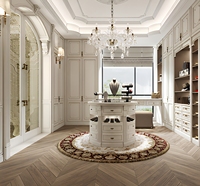 Îlot de présentation de style européen exquis avec finition dorée pour une présentation romantique en boutique ou showroom