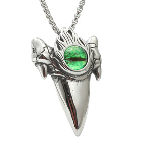 Yunnique – collier avec pendentif en forme d'animal en acier inoxydable, incrustation d'œil vert, bijoux cadeau - Product Image 1