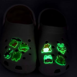 Chien Fluorescent Koala Fox Panda Animal Series Luminous Glow in the Dark Silicone Shoe Charms Boucles pour décorations de chaussures - Product Image 5