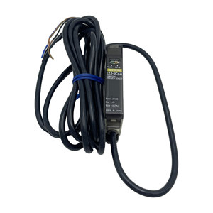 Capteur de proximité capacitif intégré cylindrique E2J-JC4A 100 % neuf, détection 4 mm, non métallique, NPN - Product Image 2