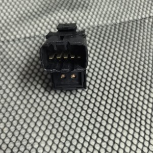 Interruptor Elevavidrios Mitsubishi 8608A319 8608A320, Pieza de Repuesto de Plástico para Reparación de Automóviles - Product Image 4