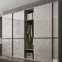 Armoire avec poignées, dressing moderne en MDF laqué blanc, chêne clair, marbre taupe