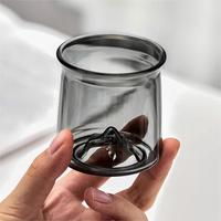 Verre à boire japonais Mountain View, verre en borosilicate gris fumé avec base en forme de montagne 3D pour thé et whisky