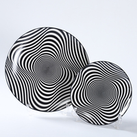 Service de table en céramique à motif tourbillonnant illusion d'optique noir et blanc