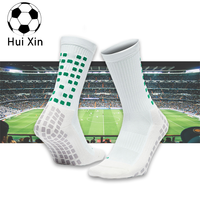 Chaussettes de football antidérapantes pour enfants en gros, design personnalisé, tricotées, absorbant la transpiration, pour le sport printanier, avec logo et semelle à pois