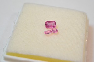 Conjunto de 3 piezas de zafiro rosa natural en forma de octágono, piedra de nacimiento - Product Image 2