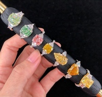 Bague de fiançailles en diamant de laboratoire de couleur fantaisie à trois pierres, taille coussin/poire, diamant CVD coloré, bijoux fins en or 14K/18K