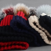Offre Spéciale 2024 naturel tricoté boule de fourrure Pom Pom chapeau pour femme renard boule de cheveux à la mode hiver chaud chapeau femme