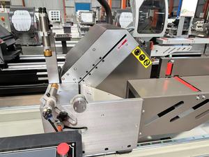 Scie à double tête CNC YBKE 380V 6KW pour fenêtres et portes en aluminium, haute précision, longueur de coupe 370-4200mm - Product Image 5