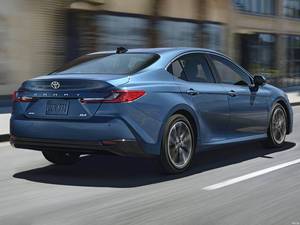 ใช้สำหรับ Camry พวงมาลัยซ้าย4L เครื่องยนต์เทอร์โบเกียร์อัตโนมัติเบาะหนัง AWD กล้องด้านหลัง ACC ระบบควบคุมความเร็วคงที่ยาง R17 - Product Image 4