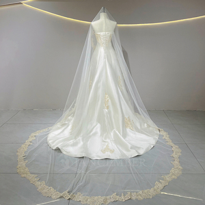 Robe de mariée formelle chic JFH51 en satin brodé avec dentelle, col bateau et nœud surdimensionné - Product Image 2