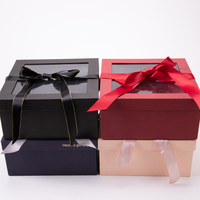 Boîte cadeau rigide pour vêtements de bébé, avec logo personnalisé en relief, revêtement UV, laminage mat, recyclable, pour la vente en gros de vêtements de nouveau-né