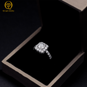 Bague classique en platine pour femme avec diamant de laboratoire taille carrée/baguette, certificat IGI, couleur D, taille personnalisée pour mariage - Product Image 2