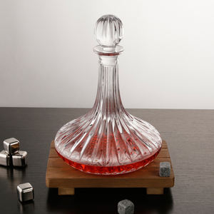 <span class=keywords><strong>Carafe</strong></span> à vin en verre à rayures verticales artistiques avec bouchon hermétique - <span class=keywords><strong>Carafe</strong></span> élégante à base lourde pour spiritueux et vins - Vente en gros usine - Product Image 6