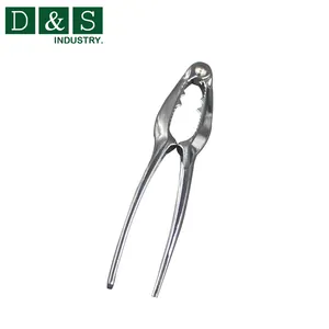 High Quality Manual Quick Black Nut Cracker Pecan Walnut Plier Nut Opener