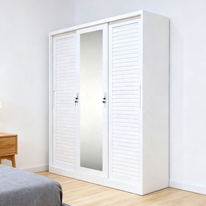 Weißer Schlafzimmerschrank mit 3 Türen, Bedruckte Schiebetür mit Spiegel, Einfaches Design, Kleiderschrank aus Stahl mit 3 Türen - Product Image 1