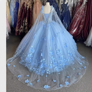 <span class=keywords><strong>Abiti</strong></span> da <span class=keywords><strong>ballo</strong></span> LY-QD0068 per Quinceanera abito da festa da ragazza 15 anni Top corsetto in pizzo principessa 3D fiori con spalle scoperte e mantello - Product Image 4