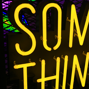 Acrilico intagliato <span class=keywords><strong>Neon</strong></span> 360 ° strisce LED per la decorazione pubblicitaria Touch bar personalizzati negozi matrimoni ospedali auto di compleanno - Product Image 2