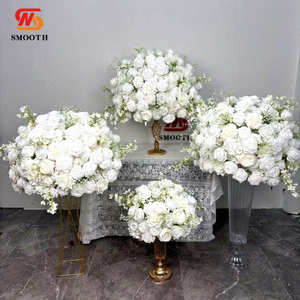 Decoraciones de Mesa para Boda SMOOTH, Centros de Mesa con Rosas Rosadas, Bolas de Flores Artificiales de 1.8-2.4m, Diseño Asimétrico - Product Image 1