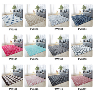 Tapis antidérapant à poils longs, accessoire personnalisé en polyester et peluche, shaggy, pelucheux, pour salon, 30 unités - Product Image 6