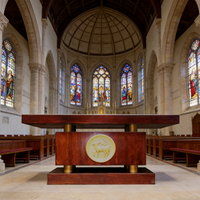 Ensemble d'autel et de pupitre d'église en bois de pin sculpté à la main, mobilier d'église pour séminaires et écoles théologiques
