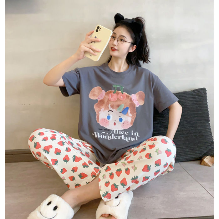 สีเทาเข้ม