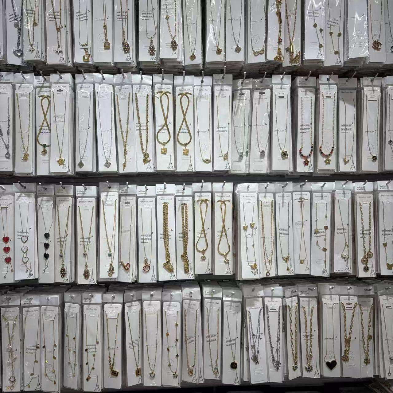 รุ่นเหล็กไทเทเนียม