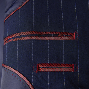Abito da uomo <span class=keywords><strong>doppiopetto</strong></span> a righe blu scuro, di alta qualità, morbido e fluido, per occasioni formali. - Product Image 5